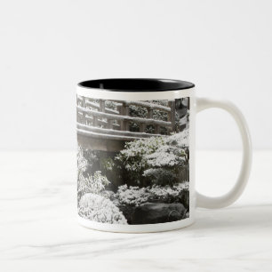 Schneefall im Japanischen Garten Portland, Zweifarbige Tasse