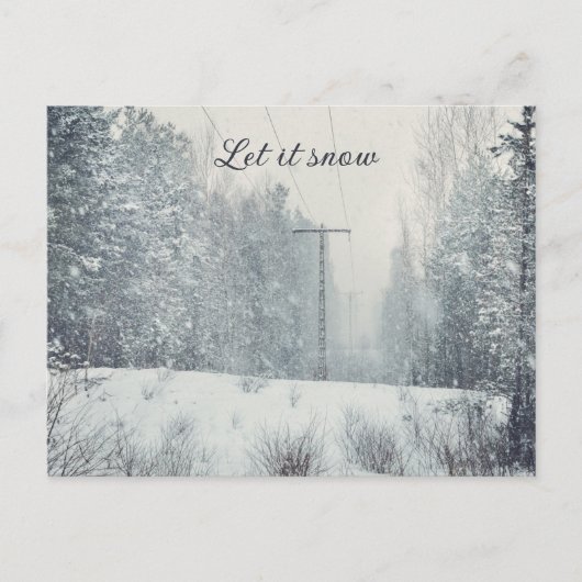 Schneefall im Winterwald Feiertagspostkarte (Vorderseite)