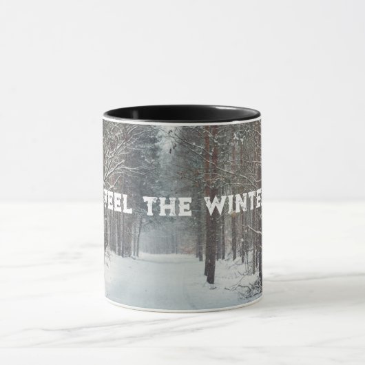 Schneefall im Winterwald Tasse (Zentrum)