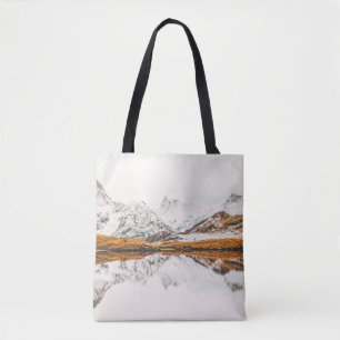SCHNEEFELSBERG WÄHREND DER SCHNEE TASCHE