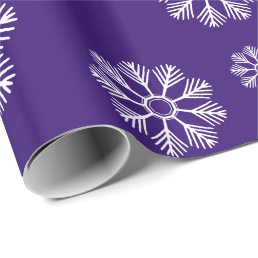 Schneeflocke-Winter-Muster-Feiertag lila Geschenkpapier (Rolleneckpunkt)