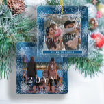 Schneeflocken 2 Fotos personalisiert blau Keramikornament<br><div class="desc">Rustikale,  elegante Schneeflocken-Schmuckschablone mit blau-weiß-blauen und weißen Snowboardfiguren.                       Einfach mit Ihren 2 Fotos,  Textskripten,  Familiennamen und Jahr personalisieren!</div>