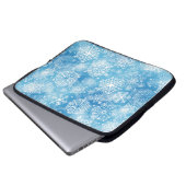 Schneeflocken auf blau laptopschutzhülle (Vorne Knopf)
