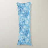 Schneeflocken auf blau seitenschläferkissen (Vorderseite Vertikal)