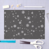 Schneeflocken auf dem grauen Winter Weihnachtsfeie Seidenpapier (Handwerk)