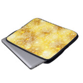 Schneeflocken auf goldenen Flächen Laptopschutzhülle (Vorne Knopf)