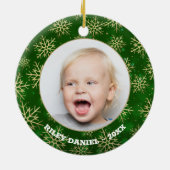 Schneeflocken auf grünem Foto Keramik Ornament (Hinten)