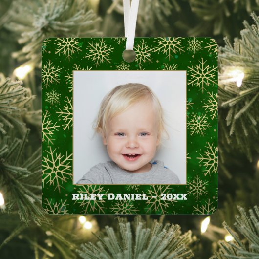 Schneeflocken auf grünem Foto Ornament Aus Metall (InSitu)