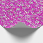 Schneeflocken auf magenta-rosa Schneesturm-Hinterg Geschenkpapier (Ecke)