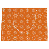 Schneeflocken auf Orange Weihnachtsgeschenktasche Große Geschenktüte (Vorderseite)