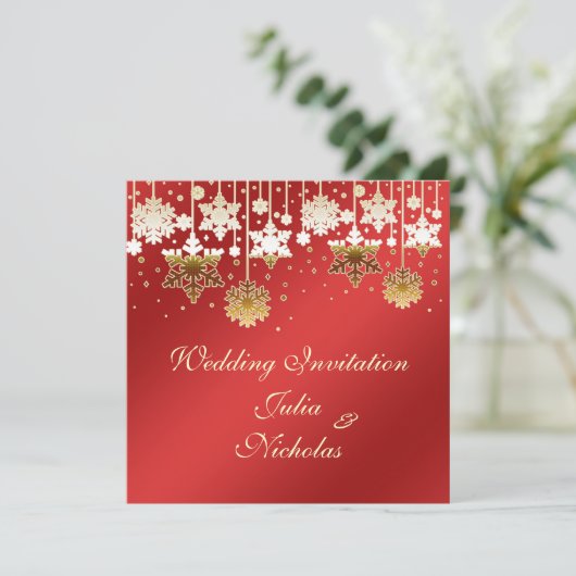 Schneeflocken auf roter Hochzeits-Einladung Einladung (Stehend Vorderseite)