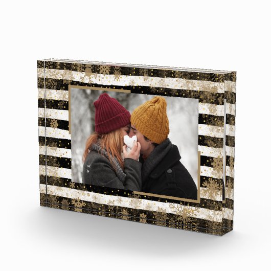 Schneeflocken auf Schwarz-weißen Streifen Fotoblock (Rechts)