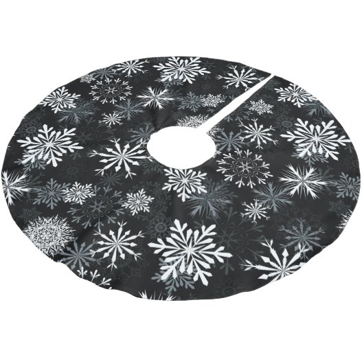 Schneeflocken auf Schwarzem Polyester Weihnachtsbaumdecke (Schrägansicht)