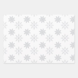 Schneeflocken auf weißem Papier