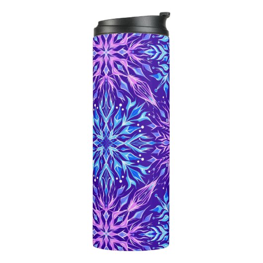 Schneeflocken aus hellen Kristallen Thermosbecher (Nach links gedreht)