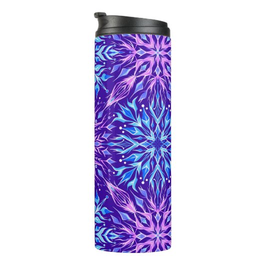 Schneeflocken aus hellen Kristallen Thermosbecher (Nach rechts gedreht)