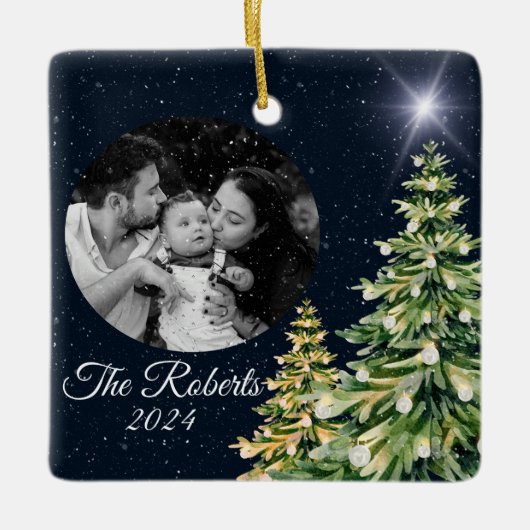 Schneeflocken & Bäume Wintergarten Elegantes Navy  Keramikornament (Vorderseite)