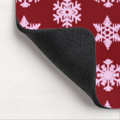 Schneeflocken - Burgunder Wein und Rosa Mousepad (Ecke)