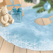 Schneeflocken - Grenze auf Wasserfarbe Dusty Blue Polyester Weihnachtsbaumdecke