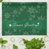 Schneeflocken im grünen Hintergrund Geschirrtuch (Gefaltet)