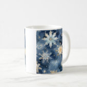 Schneeflocken in Blau und Gold Kaffeetasse (VorderseiteRechts)