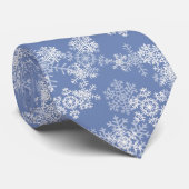 Schneeflocken in Blauer Krawatte (Gerollt)