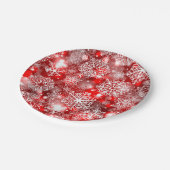 Schneeflocken in Rot Pappteller (Schrägansicht)