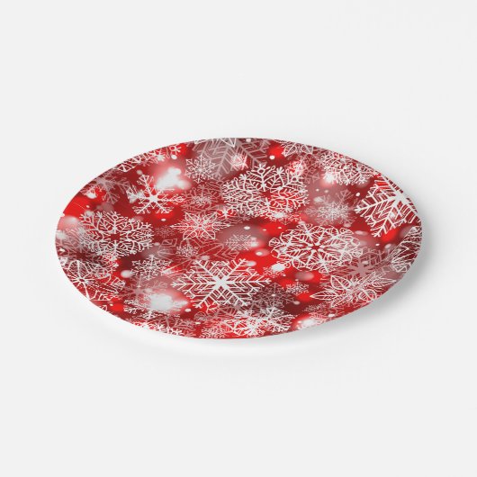 Schneeflocken in Rot Pappteller (Schrägansicht)