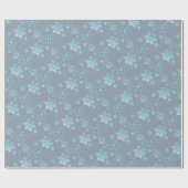 Schneeflocken in staubigem Blau Geschenkpapier (Flach)