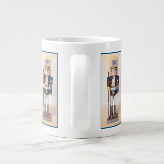 Schneeflocken Jumbo-Tasse (Rückseite)