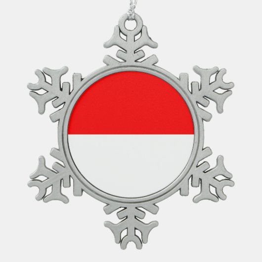 Schneeflocken mit indonesischer Flagge Schneeflocken Zinn-Ornament (Vorderseite)