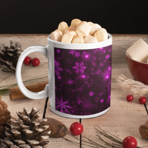Schneeflocken mit violettem Hintergrund Kaffeetasse