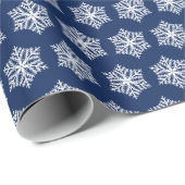 Schneeflocken Navy Blauer Winterurlaub Geschenkpapier (Rolleneckpunkt)