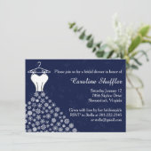 Schneeflocken Navy Blue Wedding Dress Brautparty Einladung (Stehend Vorderseite)