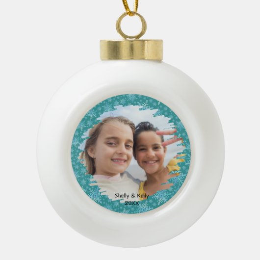 Schneeflocken } Personalisiertes Foto Keramik Kugel-Ornament (Vorderseite)