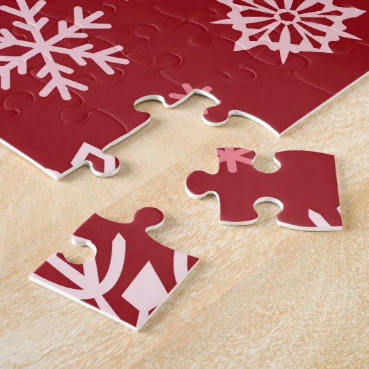 Schneeflocken, rote Dekoration, Weihnachtsmuster. Puzzle (Seite)