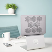 Schneeflocken / Schneeflocken in Imitaten Silberfe Aufkleber (Laptop auf Schreibtisch)
