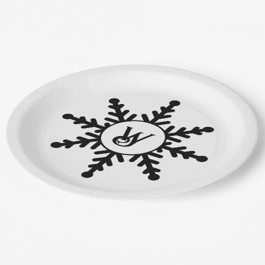 Schneeflocken Schwarz/Weiß Mit Monogramm Weihnacht Pappteller (Schrägansicht)