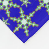 Schneeflocken um Mitternacht Fleecedecke (Ecke)