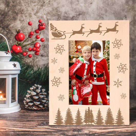 Schneeflocken und Bäume im Santa und Rentier Geätzte Rahmen