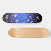 Schneeflocken und Glitzern über Navy Blue Light Skateboard (Horizontal)