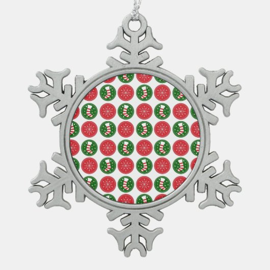 Schneeflocken und Strümpfe Schneeflocken Zinn-Ornament (Vorderseite)