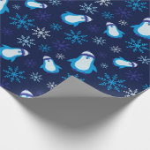 Schneeflocken und Winterpinguine Dunkle Marine Nah Geschenkpapier (Ecke)