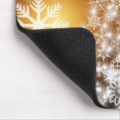 Schneeflocken Weihnachtsbaum mit goldenem Hintergr Mousepad (Ecke)