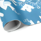 Schneeflockenmuster auf blauem Hintergrund Geschenkpapier (Rolleneckpunkt)