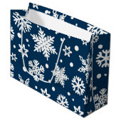 Schneeflockenmuster Große Geschenktüte (Vorderseite Schrägansicht)