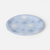 Schneeflockenmuster Pappteller (Schrägansicht)
