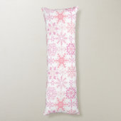Schneeflockenmuster Rosa Seitenschläferkissen (Rückseite (Vertikal))
