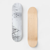 Schneefuchs im Winterwald Skateboard (Vorderseite)
