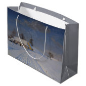 Schneegebiet im Winter (nach H.A. Brendekilde) Große Geschenktüte (Rückseite Schrägansicht)